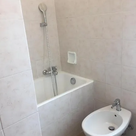 La Spada Nella Roccia Apartman *
