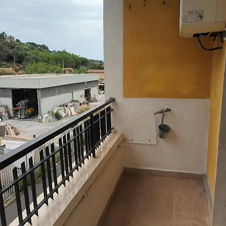 La Spada Nella Roccia Apartment *